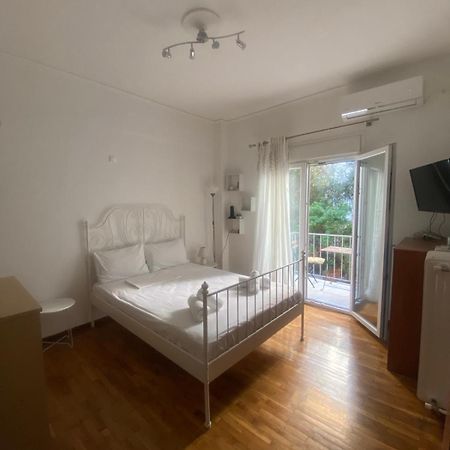 Modern, Ideally Located Studio Apartment Atenas Exterior foto