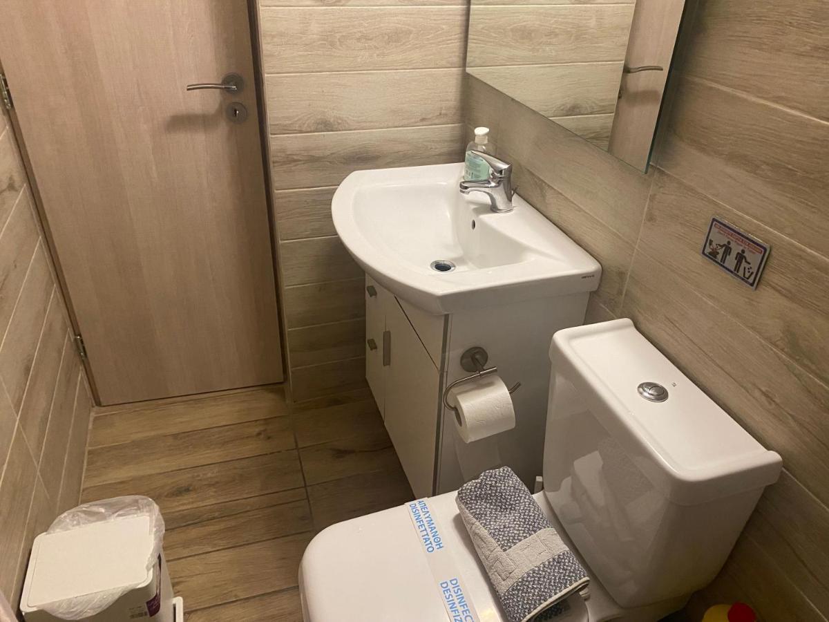 Modern, Ideally Located Studio Apartment Atenas Exterior foto