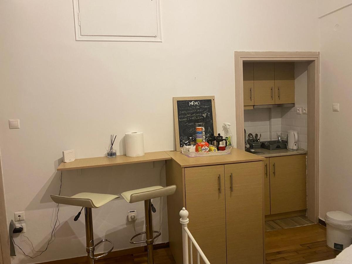 Modern, Ideally Located Studio Apartment Atenas Exterior foto