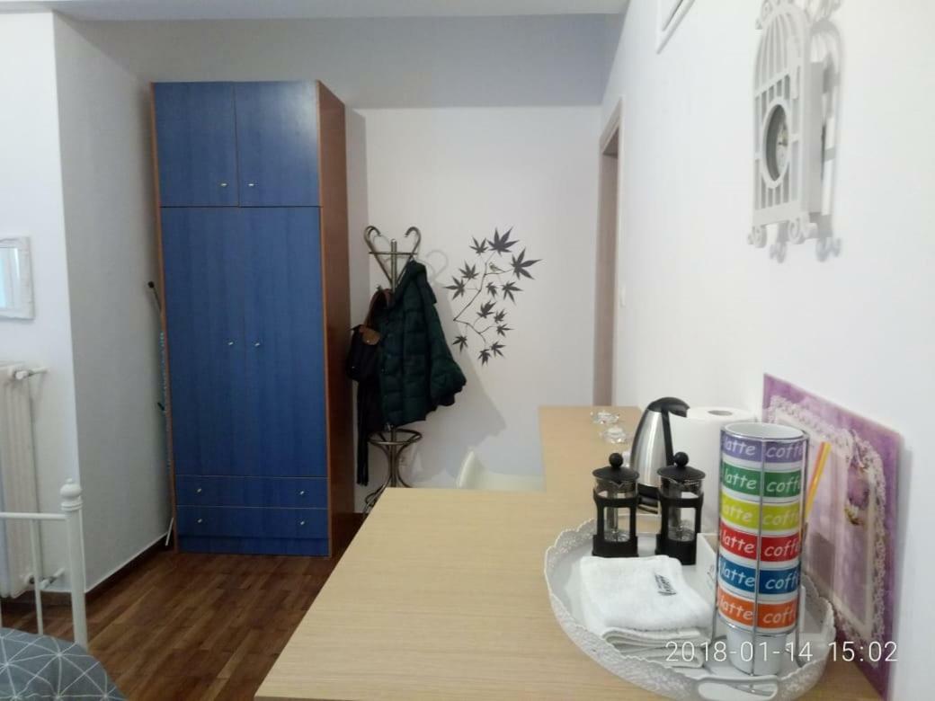 Modern, Ideally Located Studio Apartment Atenas Exterior foto